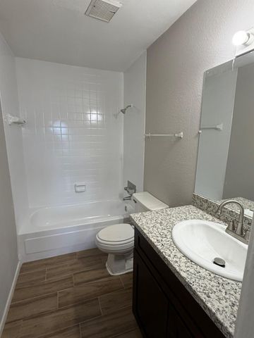 10001 West Park Drive 79, Houston, TX 77042