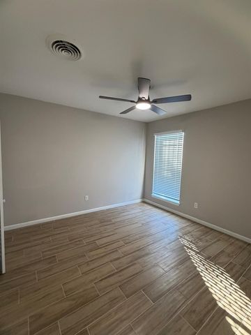10001 West Park Drive 79, Houston, TX 77042