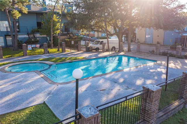 10001 West Park Drive 79, Houston, TX 77042
