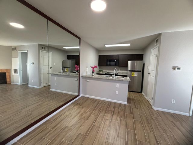 10001 West Park Drive 79, Houston, TX 77042