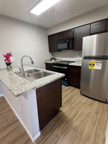 10001 West Park Drive 79, Houston, TX 77042