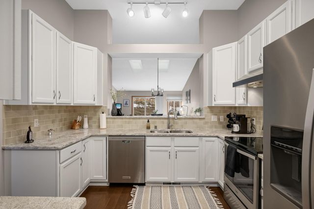 1845 Merlot Curve 1603, Eagan, MN 55122