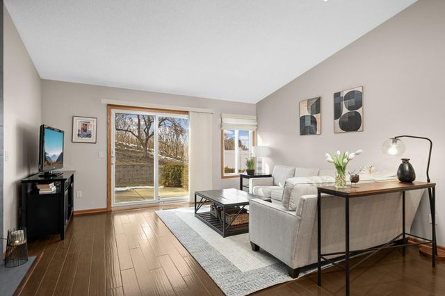 1845 Merlot Curve 1603, Eagan, MN 55122