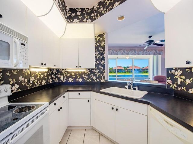 570 Club Marco CIR 7-101, Marco Island, FL 34145