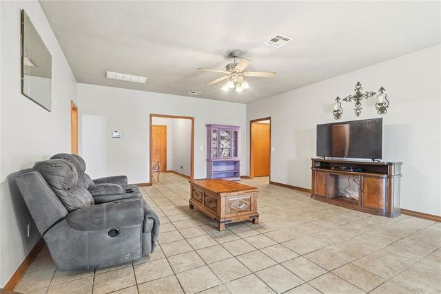 2567 Kadlan Drive, El Reno, OK 73036