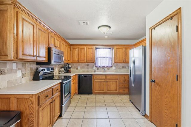 2567 Kadlan Drive, El Reno, OK 73036