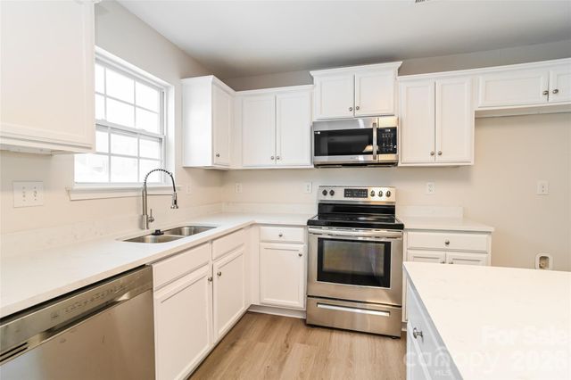 3012 Sweet Apple Drive, Dallas, NC 28034