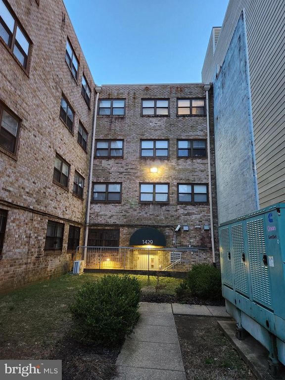 1429 GIRARD ST NW #304, Washington, DC 20009