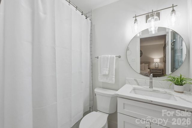 926 Shady Bluff Drive, Charlotte, NC 28211