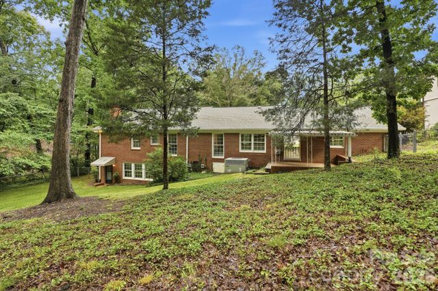 926 Shady Bluff Drive, Charlotte, NC 28211