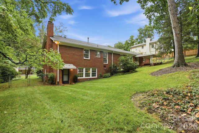 926 Shady Bluff Drive, Charlotte, NC 28211