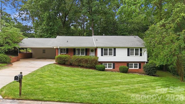 926 Shady Bluff Drive, Charlotte, NC 28211