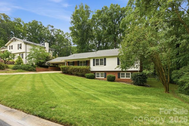 926 Shady Bluff Drive, Charlotte, NC 28211