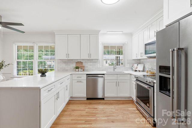 926 Shady Bluff Drive, Charlotte, NC 28211