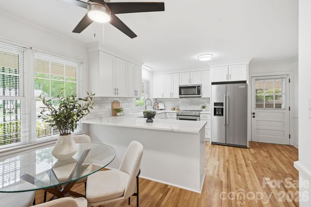 926 Shady Bluff Drive, Charlotte, NC 28211