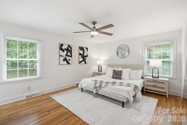 926 Shady Bluff Drive, Charlotte, NC 28211