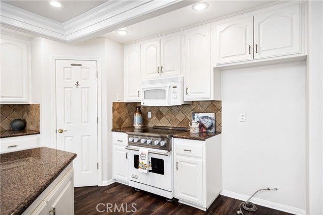 30248 White Wake, Canyon Lake, CA 92587