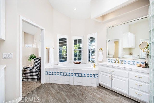 30248 White Wake, Canyon Lake, CA 92587