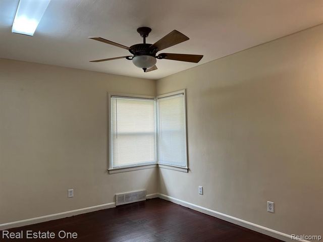 13630 Balfour Street, Oak Park, MI 48237