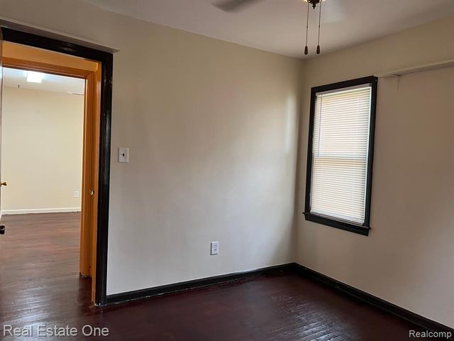 13630 Balfour Street, Oak Park, MI 48237