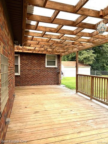 13630 Balfour Street, Oak Park, MI 48237