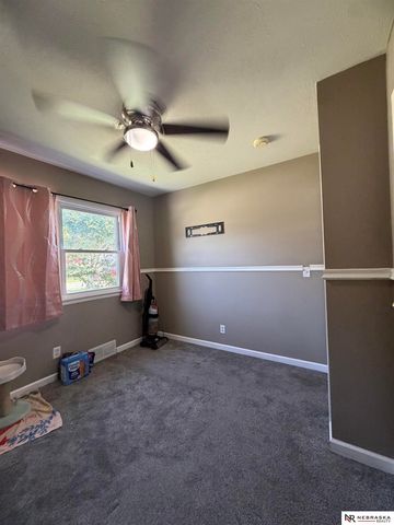 4304 S 61st Avenue, Omaha, NE 68117