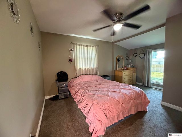 4304 S 61st Avenue, Omaha, NE 68117