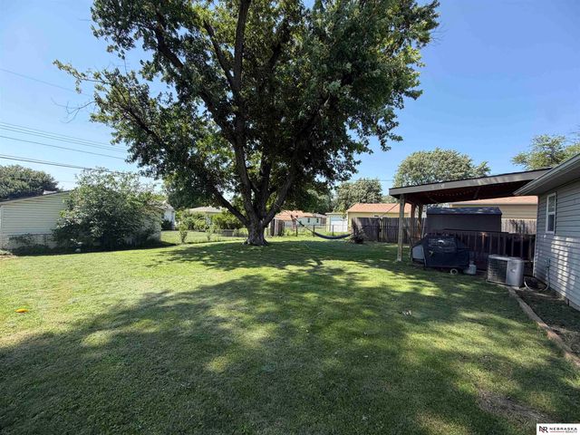 4304 S 61st Avenue, Omaha, NE 68117