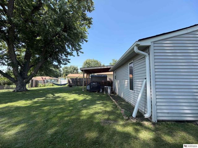 4304 S 61st Avenue, Omaha, NE 68117