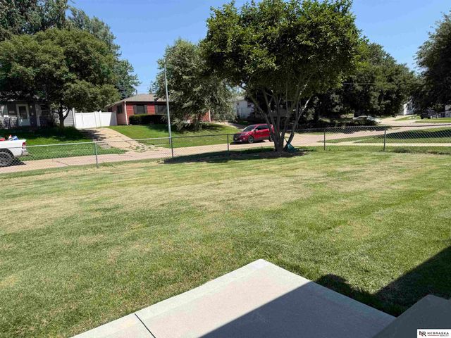 4304 S 61st Avenue, Omaha, NE 68117