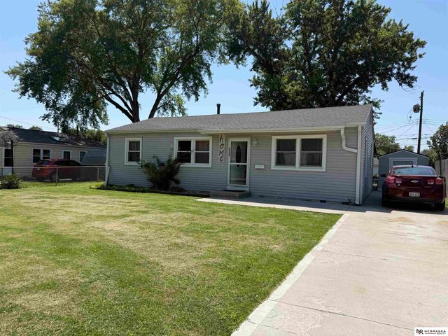 4304 S 61st Avenue, Omaha, NE 68117