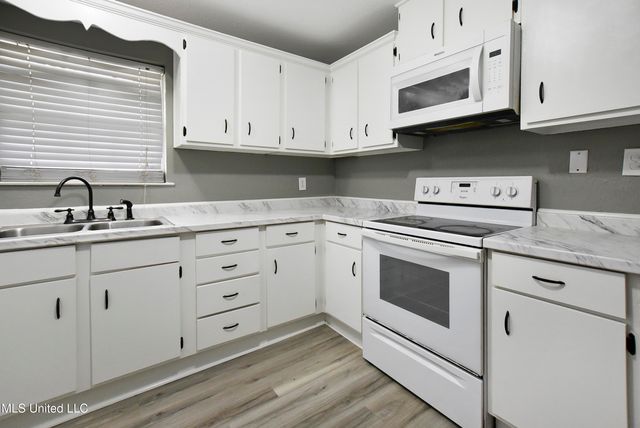 802 Dupont Avenue, Pascagoula, MS 39567