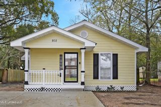 802 Dupont Avenue, Pascagoula, MS 39567