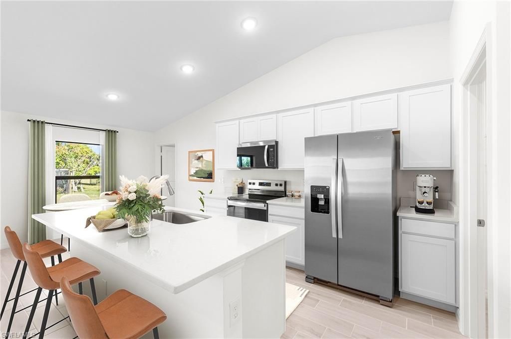 Image 7 of property listing at 3021 4th PL, Cape Coral, FL 33909