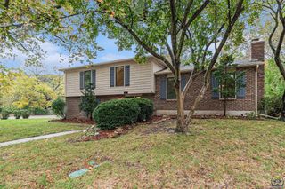 2901 SW 33rd Cir, Topeka, KS 66614