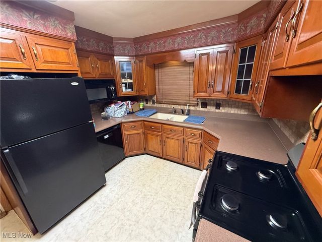 3296 Cricket Drive, Youngstown, OH 44511