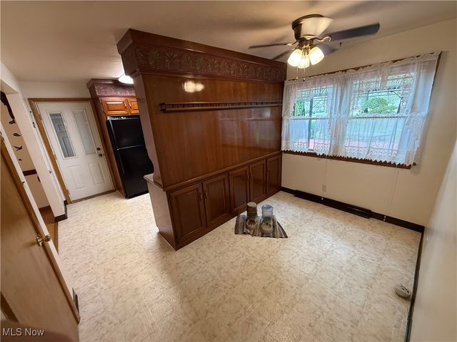 3296 Cricket Drive, Youngstown, OH 44511