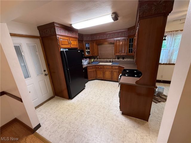 3296 Cricket Drive, Youngstown, OH 44511