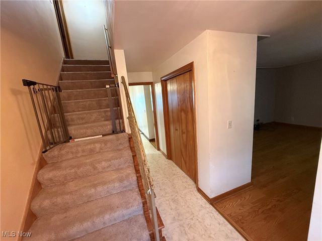 3296 Cricket Drive, Youngstown, OH 44511