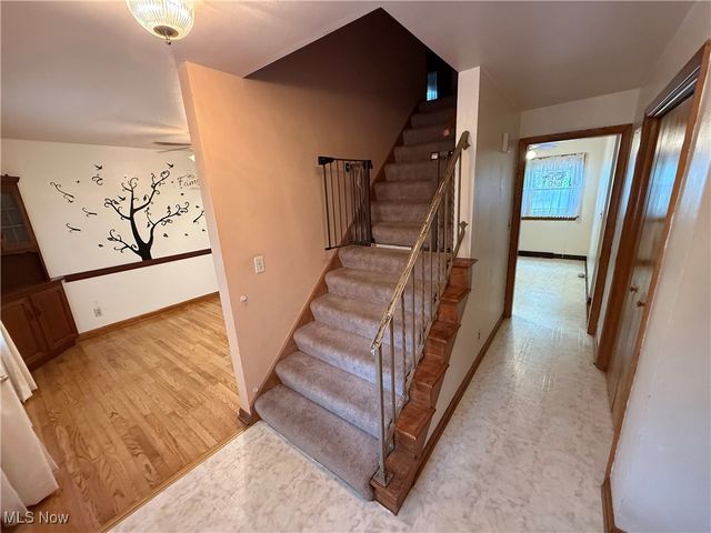 3296 Cricket Drive, Youngstown, OH 44511