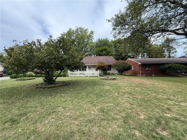 3296 Cricket Drive, Youngstown, OH 44511