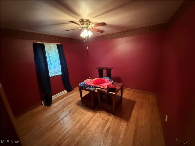 3296 Cricket Drive, Youngstown, OH 44511