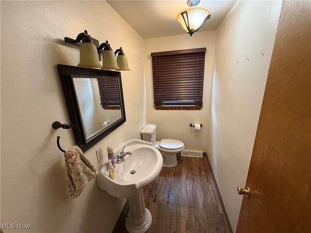 3296 Cricket Drive, Youngstown, OH 44511