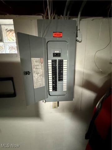 3296 Cricket Drive, Youngstown, OH 44511