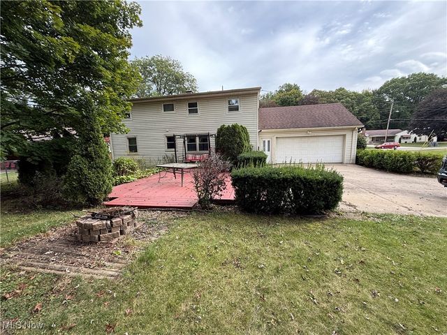 3296 Cricket Drive, Youngstown, OH 44511