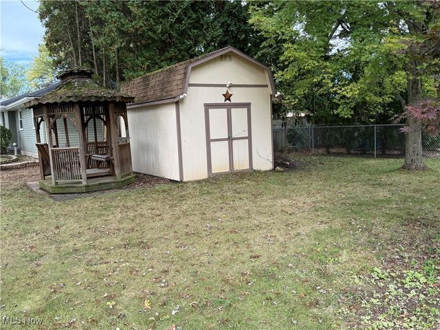 3296 Cricket Drive, Youngstown, OH 44511