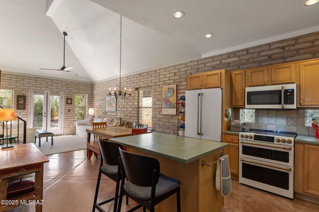 3049 N Gaia Place, Tucson, AZ 85745