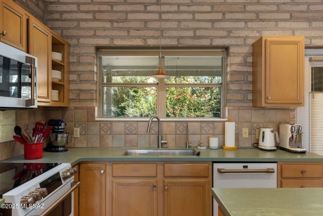 3049 N Gaia Place, Tucson, AZ 85745