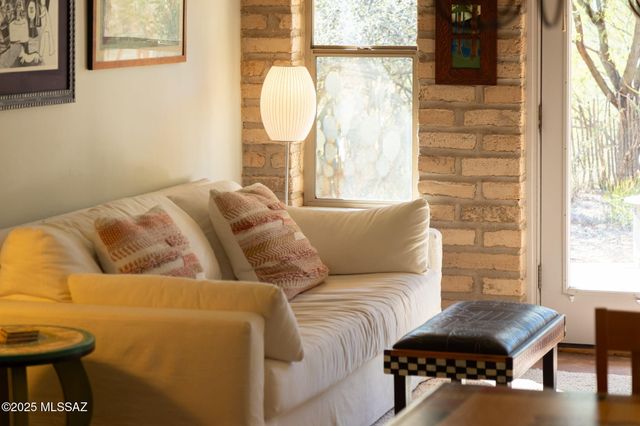 3049 N Gaia Place, Tucson, AZ 85745