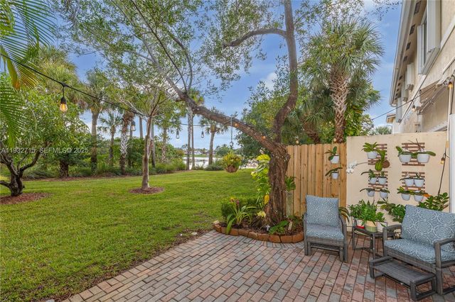 17006 NW 22nd St, Pembroke Pines, FL 33028